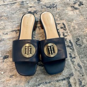New Tommy Hilfiger Navy Flats Size 6.5